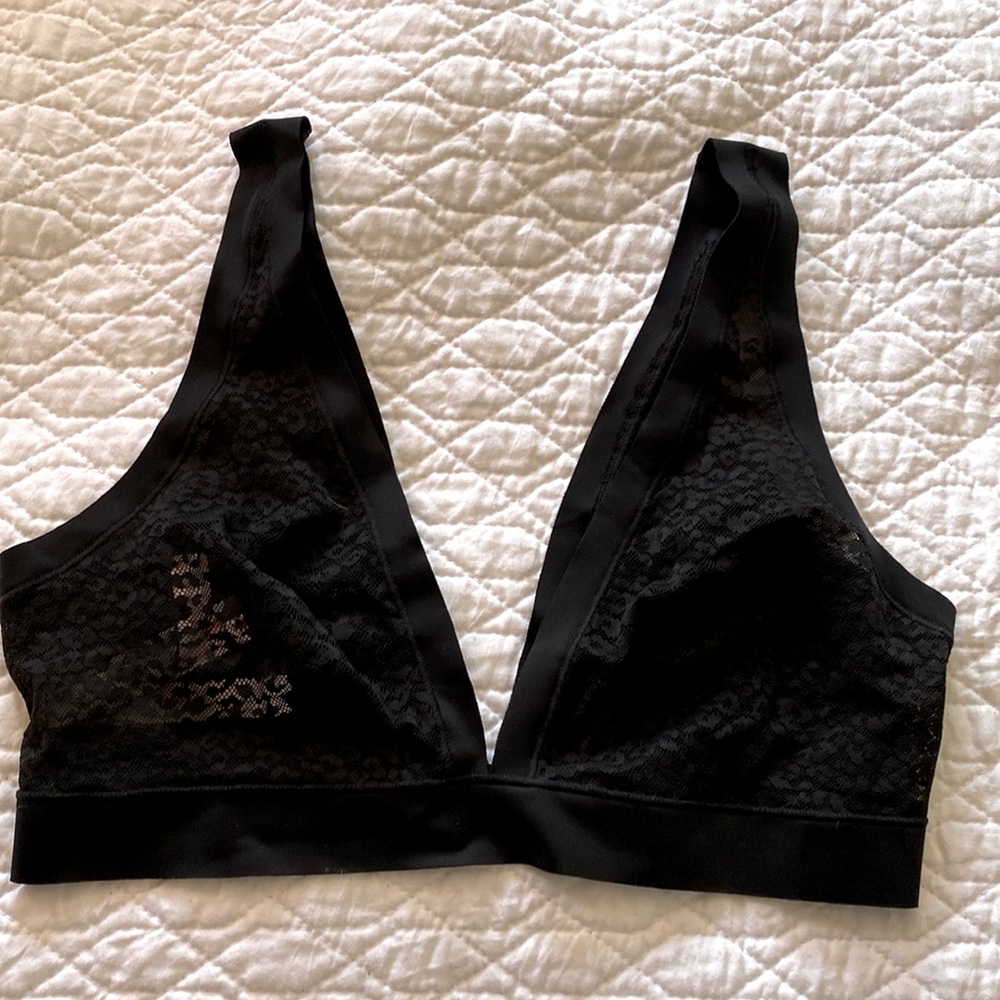 NWT Victoria’s Secret Black Leopard Lace Bralette Size M